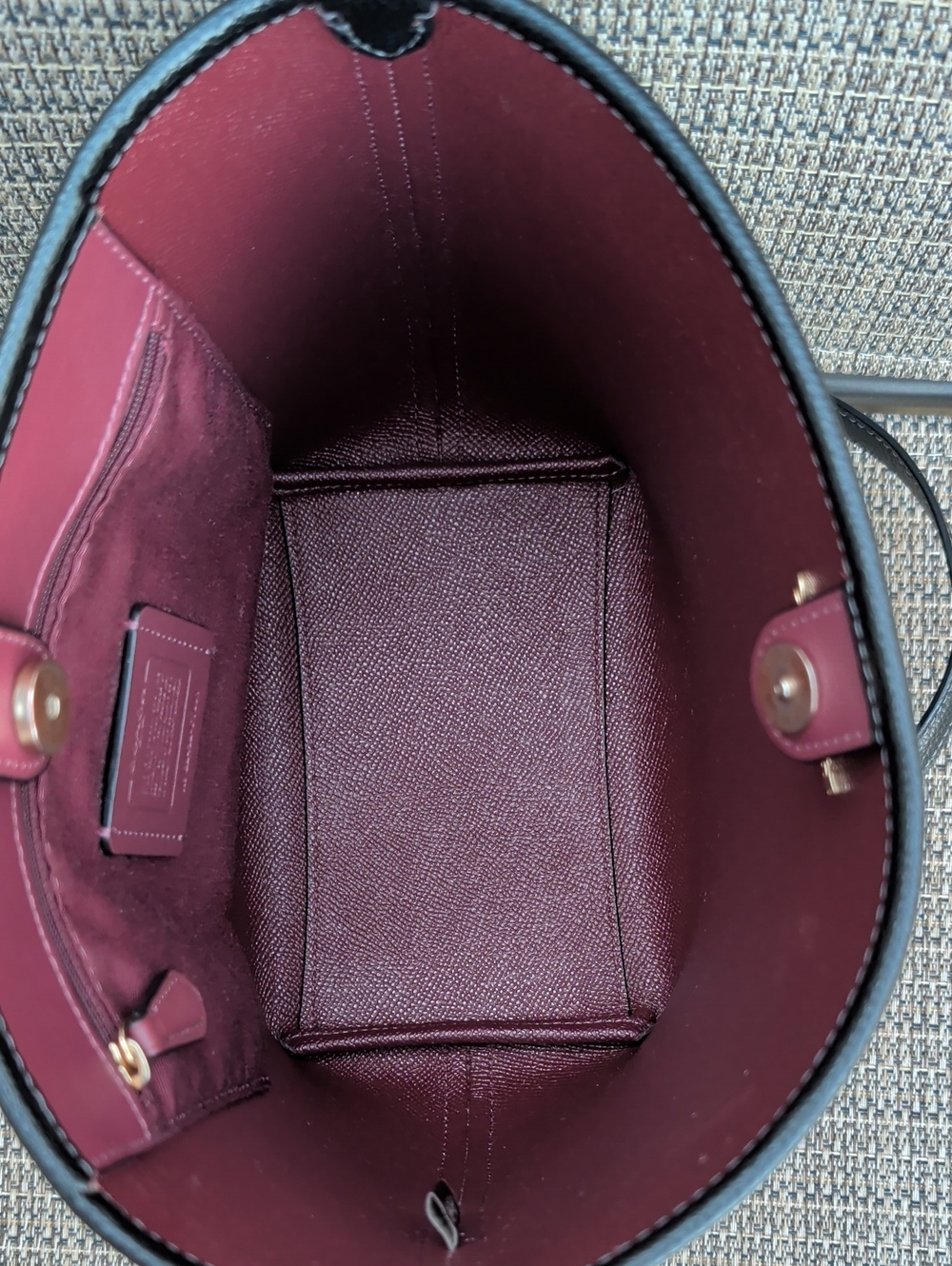 Coach City Bucket Bag Black Pebbled Leather (CT801) *Please Read Description* - Picture 5 of 11